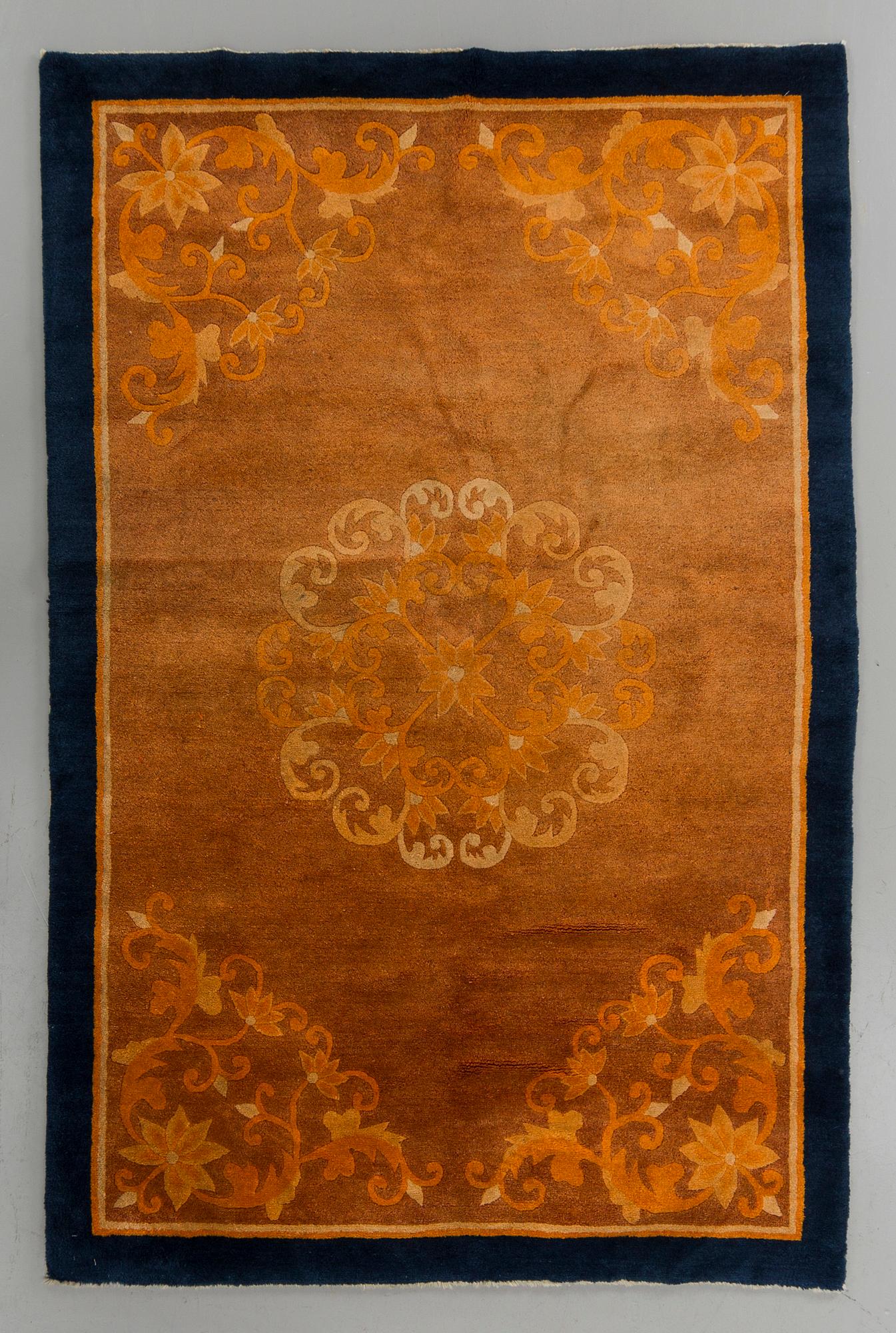 An old Chinese probably Baotou carpet ca 197 x 134 cm.