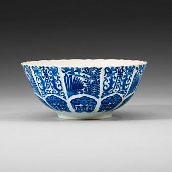 A blue and white lotus bowl, late Qing dynasty (1644-1912) with Jiaqing seal mark.