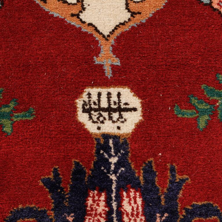 A Kashmar rug, ca 280 x 185 cm.