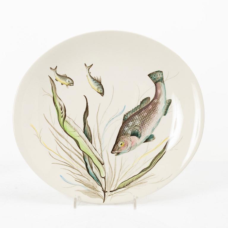 A 20-piece 'Fish' creamware serivice, Johnson Bros, England.