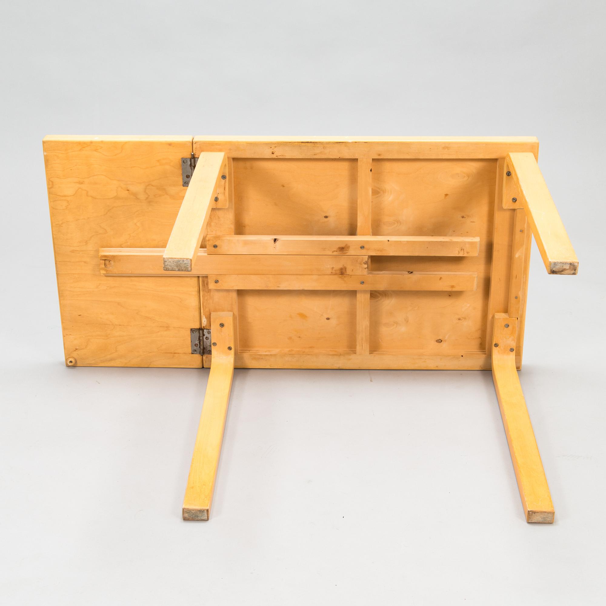 Alvar Aalto, klaffipöytä, Artek, 1900-luvun puoliväli.