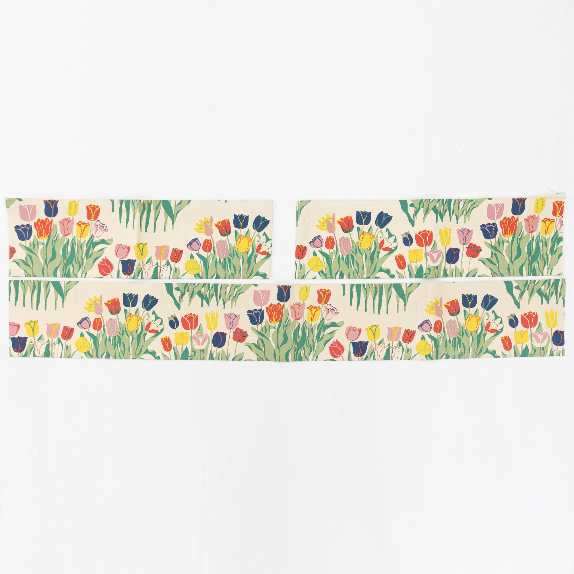 Josef Frank, gardiner, ett par, samt gardinkappor, 3 st, "Tulpan", Svenskt Tenn.