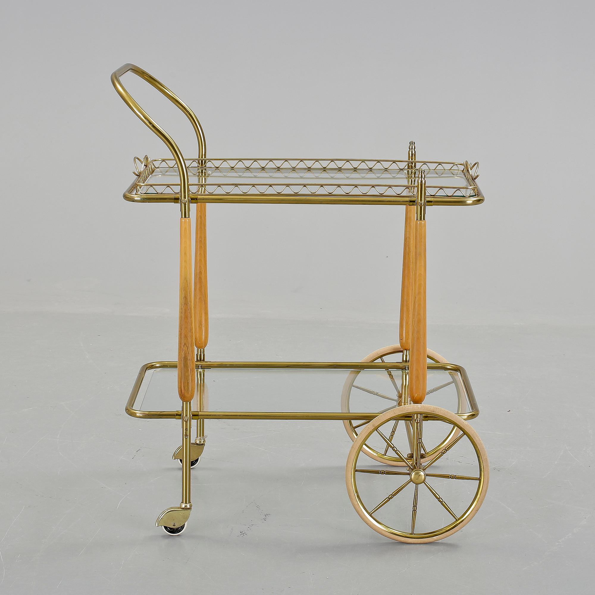 SERVERINGSVAGN, 1900-talets andra hälft.