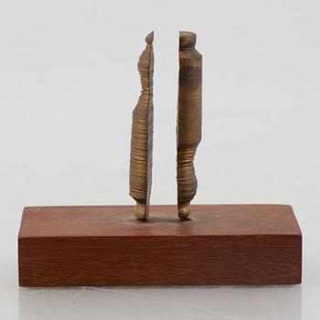 Arne Jones, Figures.