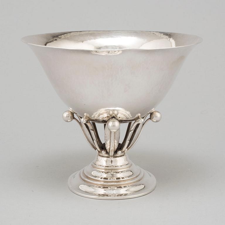 JOHAN ROHDE, skål på fot, sterling silver, Georg Jensen, Danmark, 1925-32.