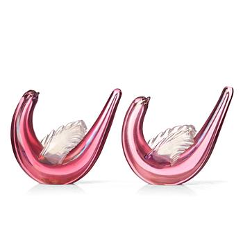 25A. Tyra Lundgren, a set of two glass dove sculptures model "10627", Venini, Murano, Italy, post 1938.