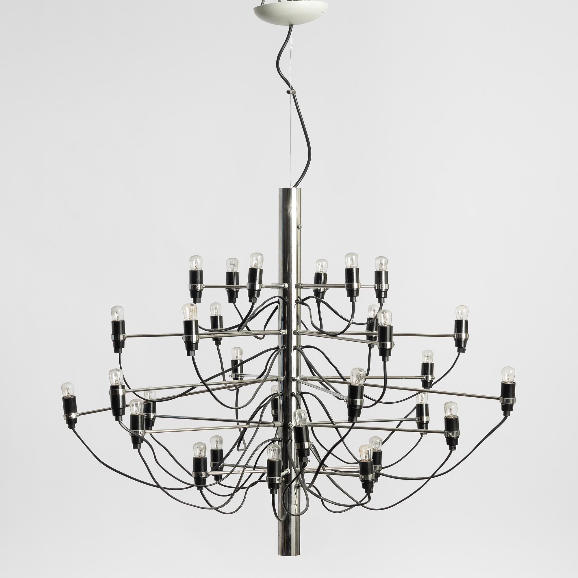 Gino Sarfatti, a model 2097/30 chandelier, Flos, Italy.