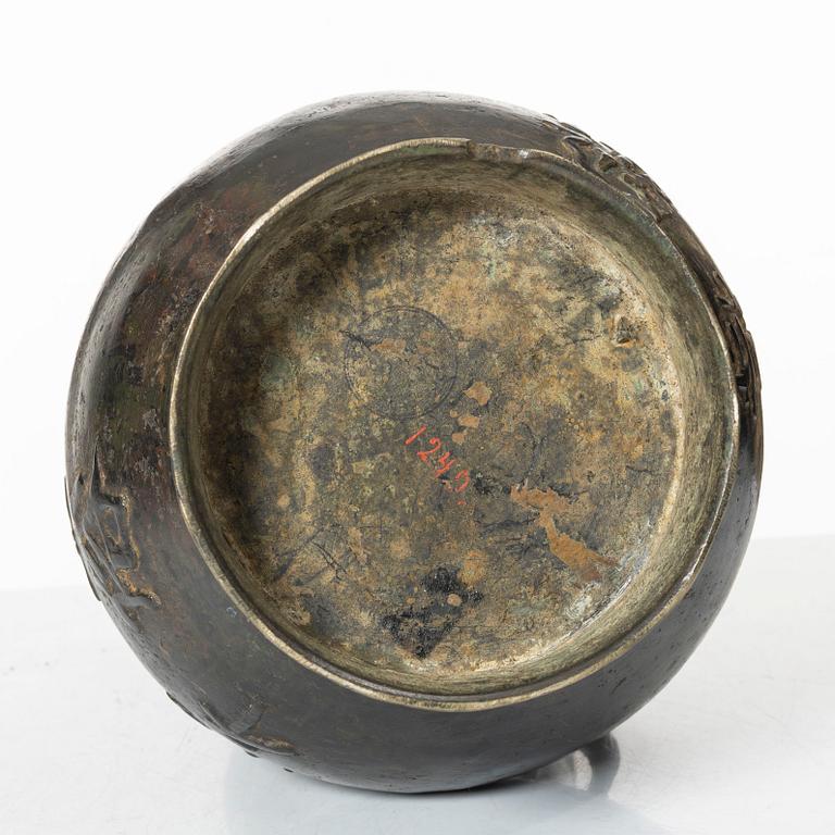 Vas, brons. Kina, sen Qingdynasti.