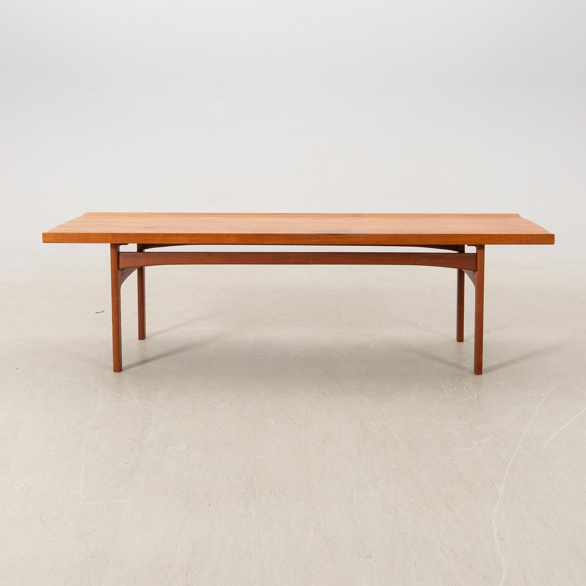 Tove and Edvard Kindt Larsen, coffee table, Seffle Möbelfabrik, 1960s.