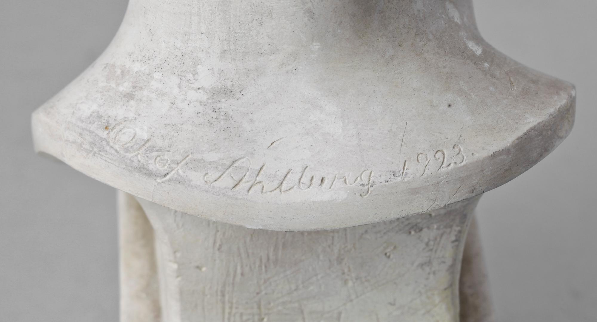 OLOF AHLBERG, skulptur, gips. Sign o dat 1923.