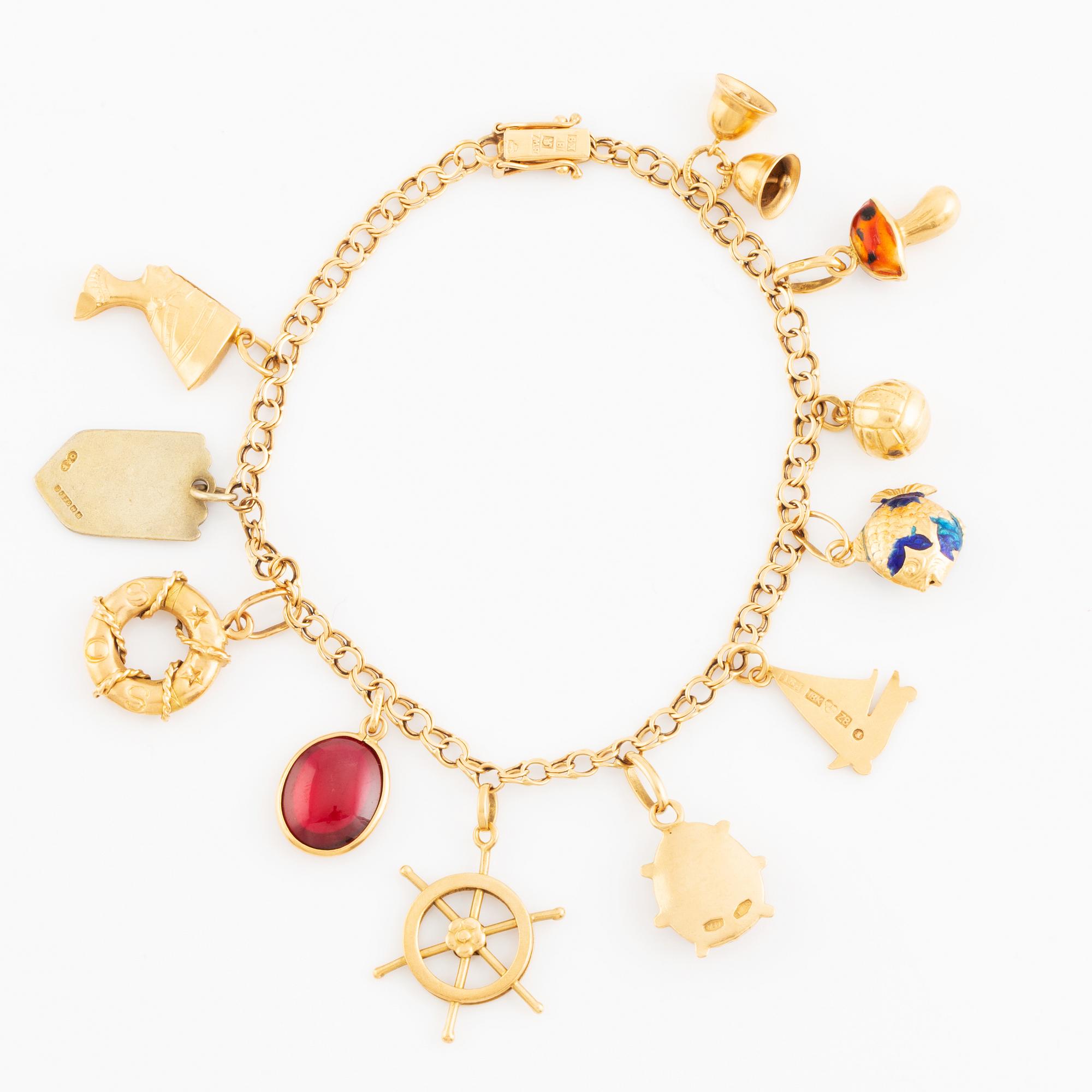 18K gold bracelet.