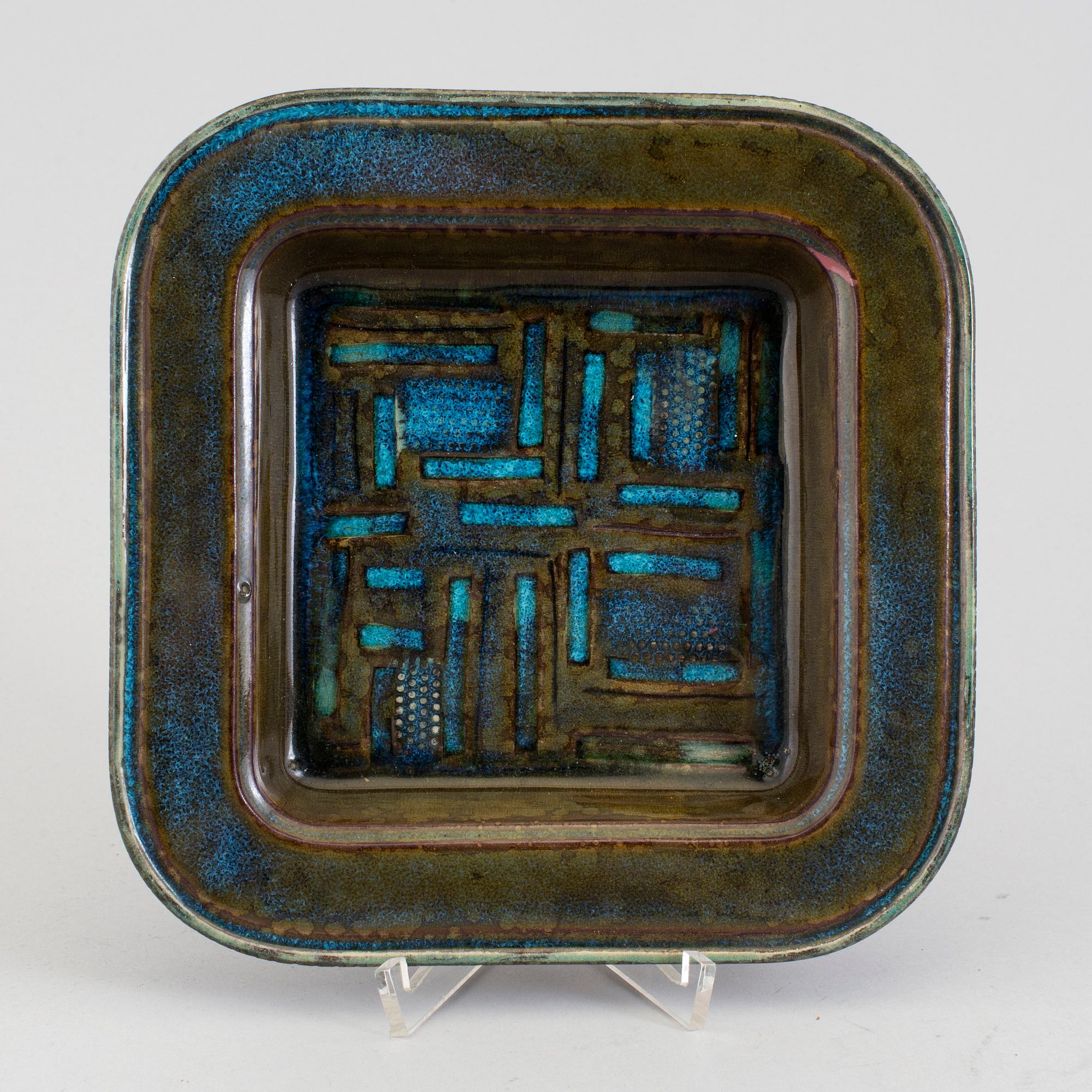 A Wilhelm Kåge 'Farsta' stoneware dish, Gustavsberg Studio.