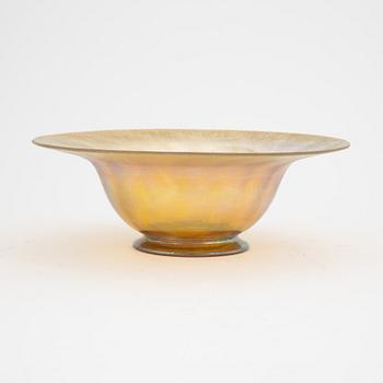 Louis Comfort Tiffany, a 'Favrile' glass bowl, Art Nouveau, USA circa 1900.