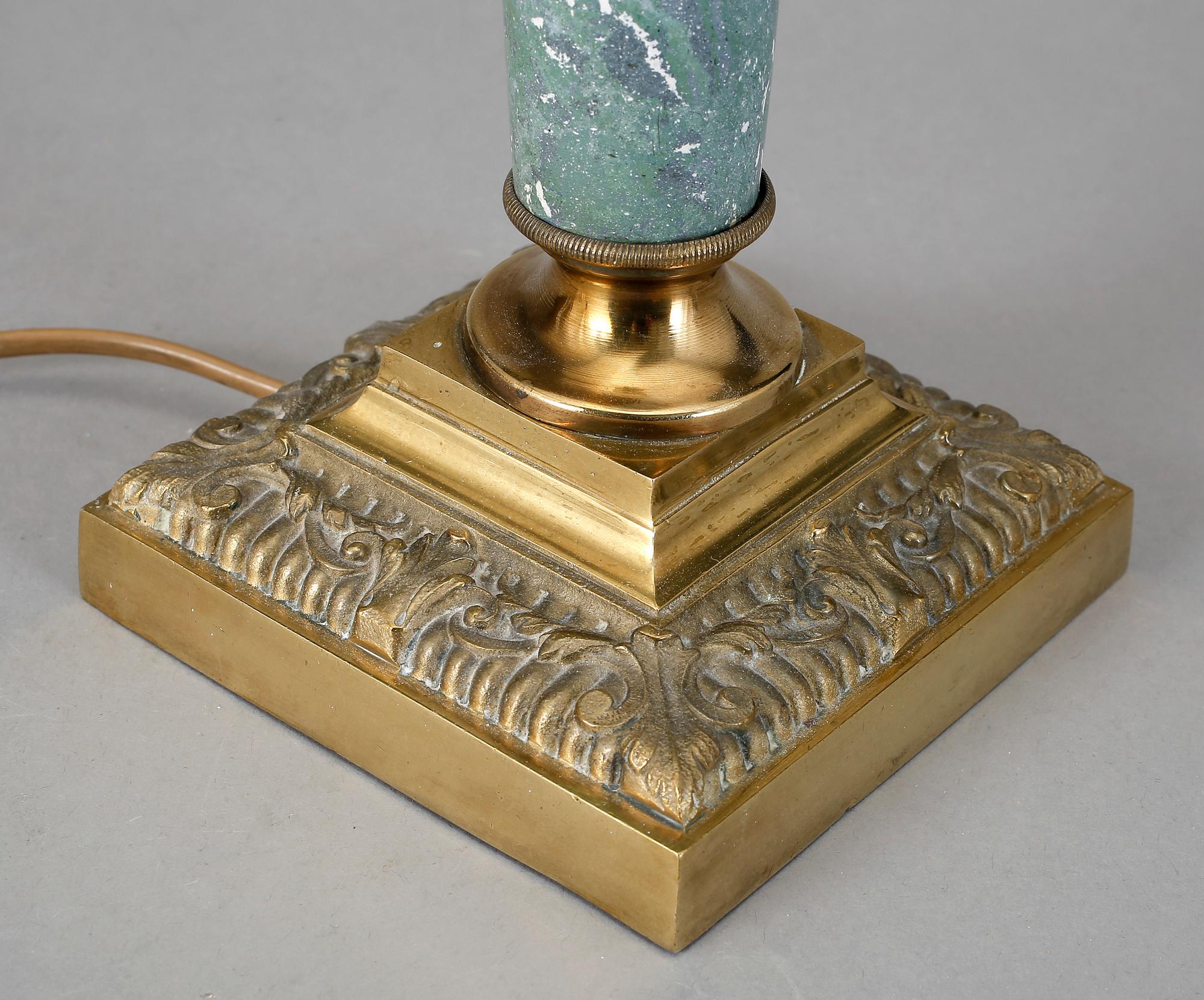 BORDSLAMPA, mässing, marmor, 1910-tal.