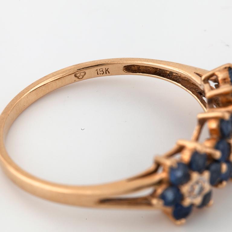 RING, med safirer och åttkantslipade diamanter.