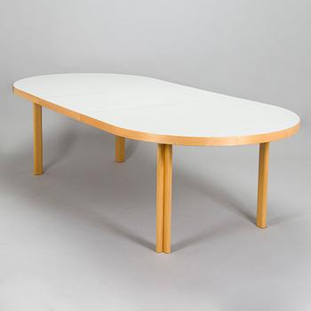 Alvar Aalto, a late 20th century 'H99' dining table for Artek.