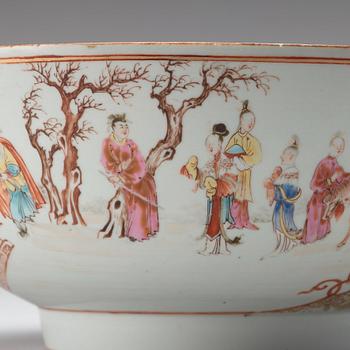 BÅLSKÅL, kompaniporslin. Qingdynastin, Qianlong (1736-95).