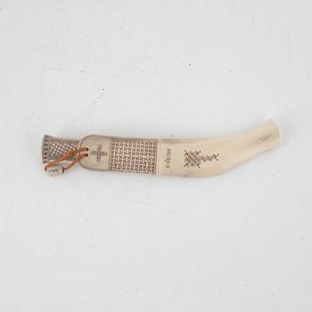 Kjell-Åke Kitok, a reindeer horn knife, signed.