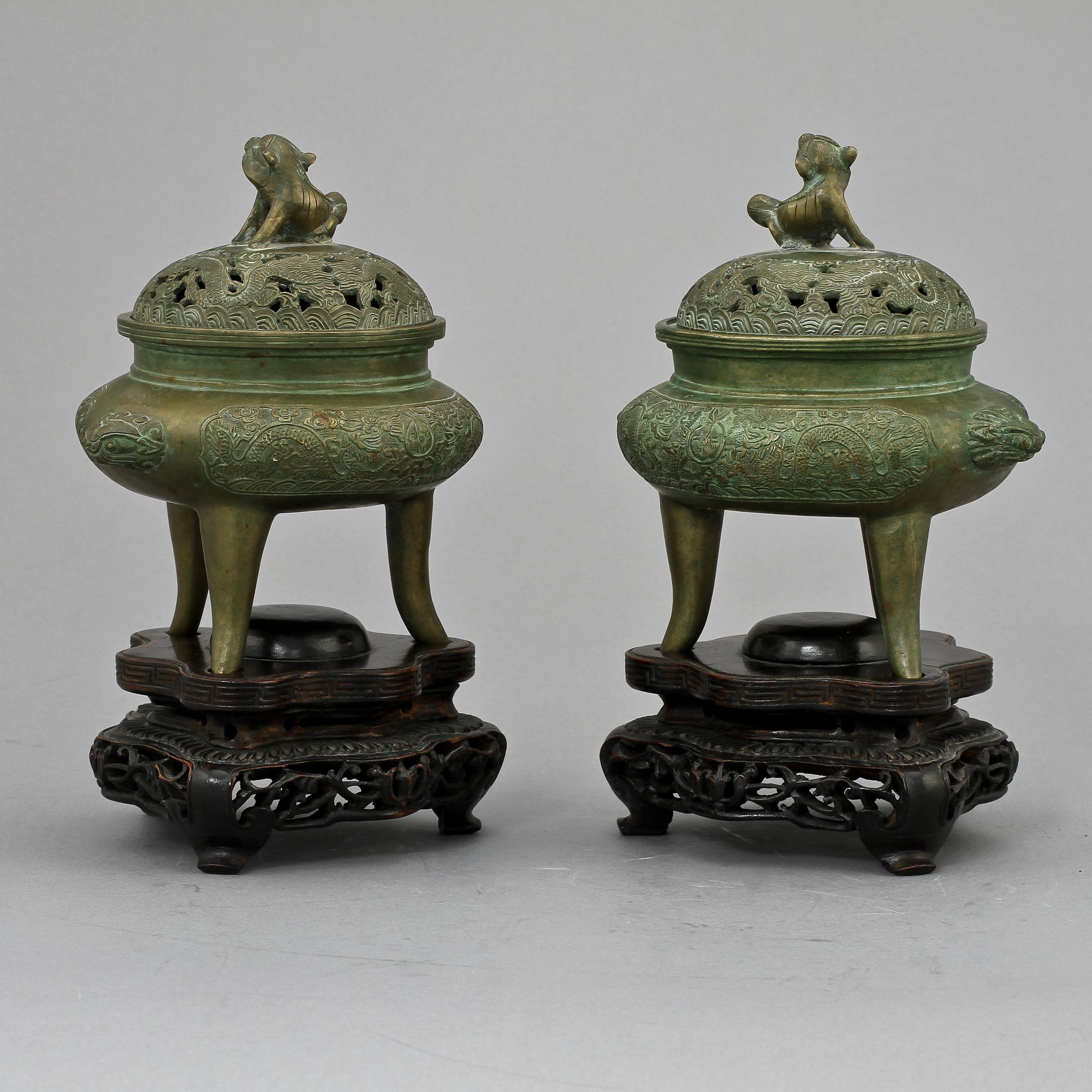 RÖKELSEKAR, ett par, orientaliska, 1900-tal.