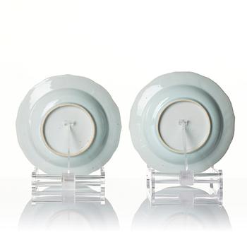 A blue and white bowl and six dessert dishes, Qing dynasty, Qianlong (1736-95).