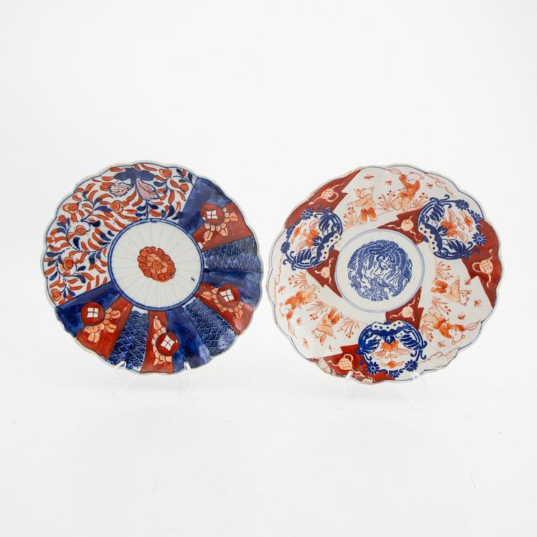 A set of 12 japanese Imari plates 20th century porcelain.