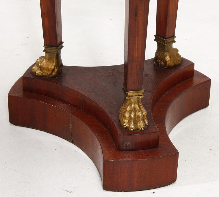 PIEDESTAL, empirestil, 1900-talets början.