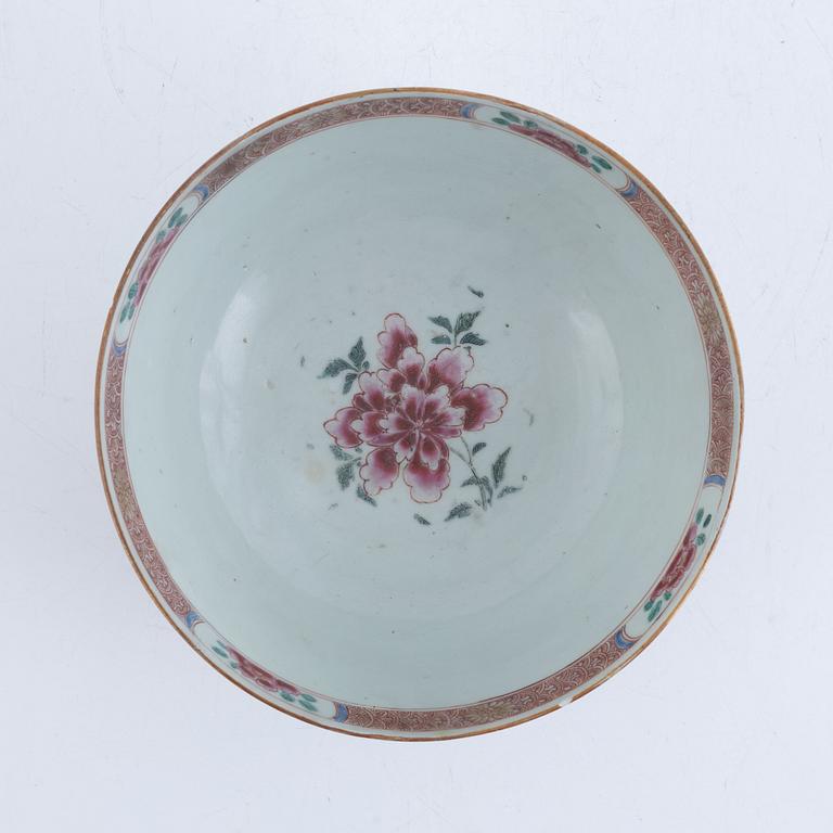 A Famille Rose bowl, export porcelain, China, Qianlong (1736-95).