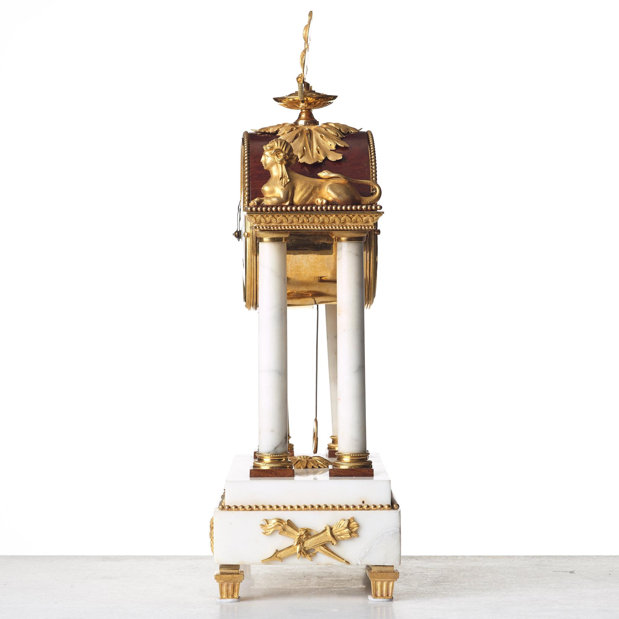 BORDSPENDYL, sengustavianskt stockholmsarbete, 1700-talets slut.