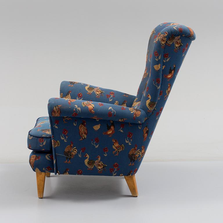 A mid 20th century easy chair.