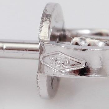 ÖRHÄNGEN, 1 par, solitära briljantslipade diamanter totalt ca 0,74 ct.