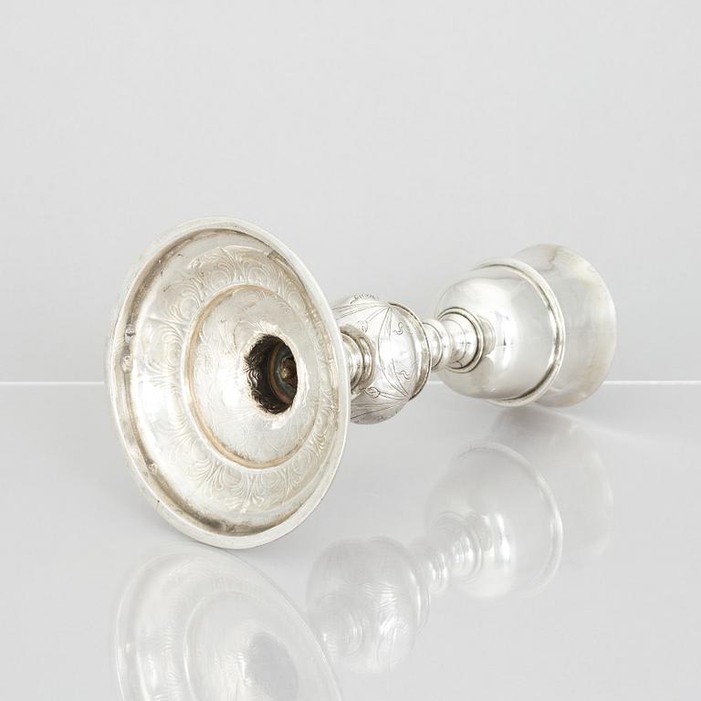 An 18th century silver cup, unmarked.