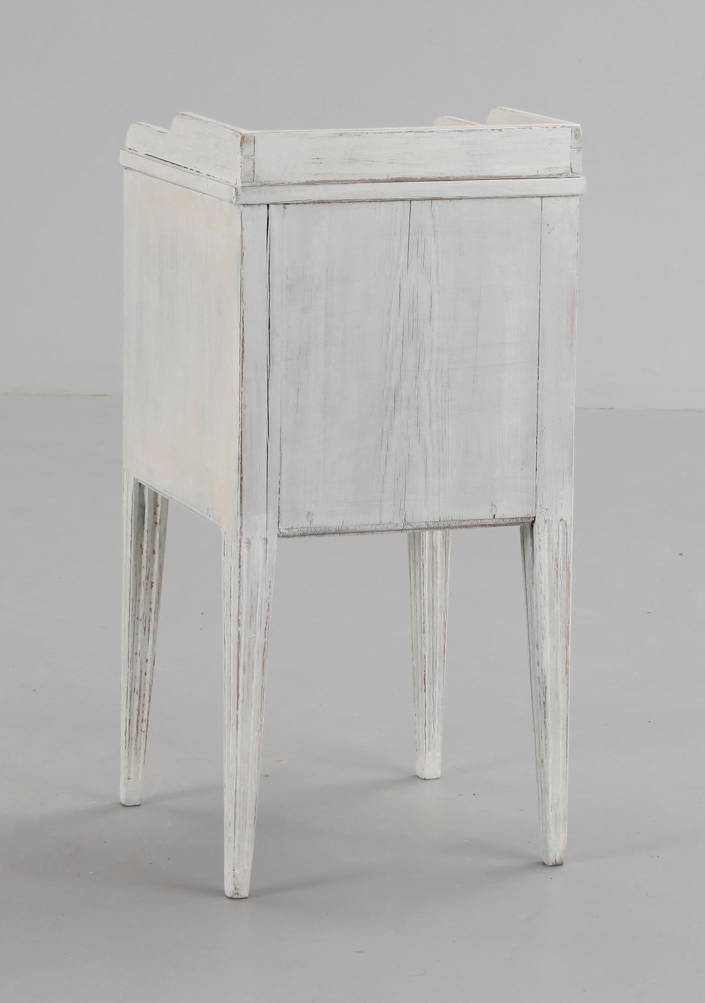 POTTSKÅP, gustaviansk stil, 1800-tal.