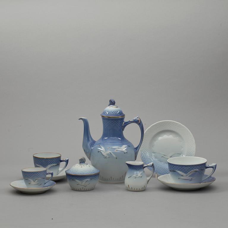 SERVIS, 44 delar, porslin, "Blå Måsen", Bing o Gröndahl, 1900-tal.