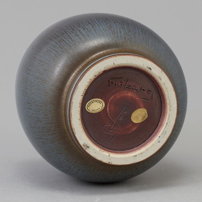 A Berndt Friberg stoneware vase, Gustavsberg studio.