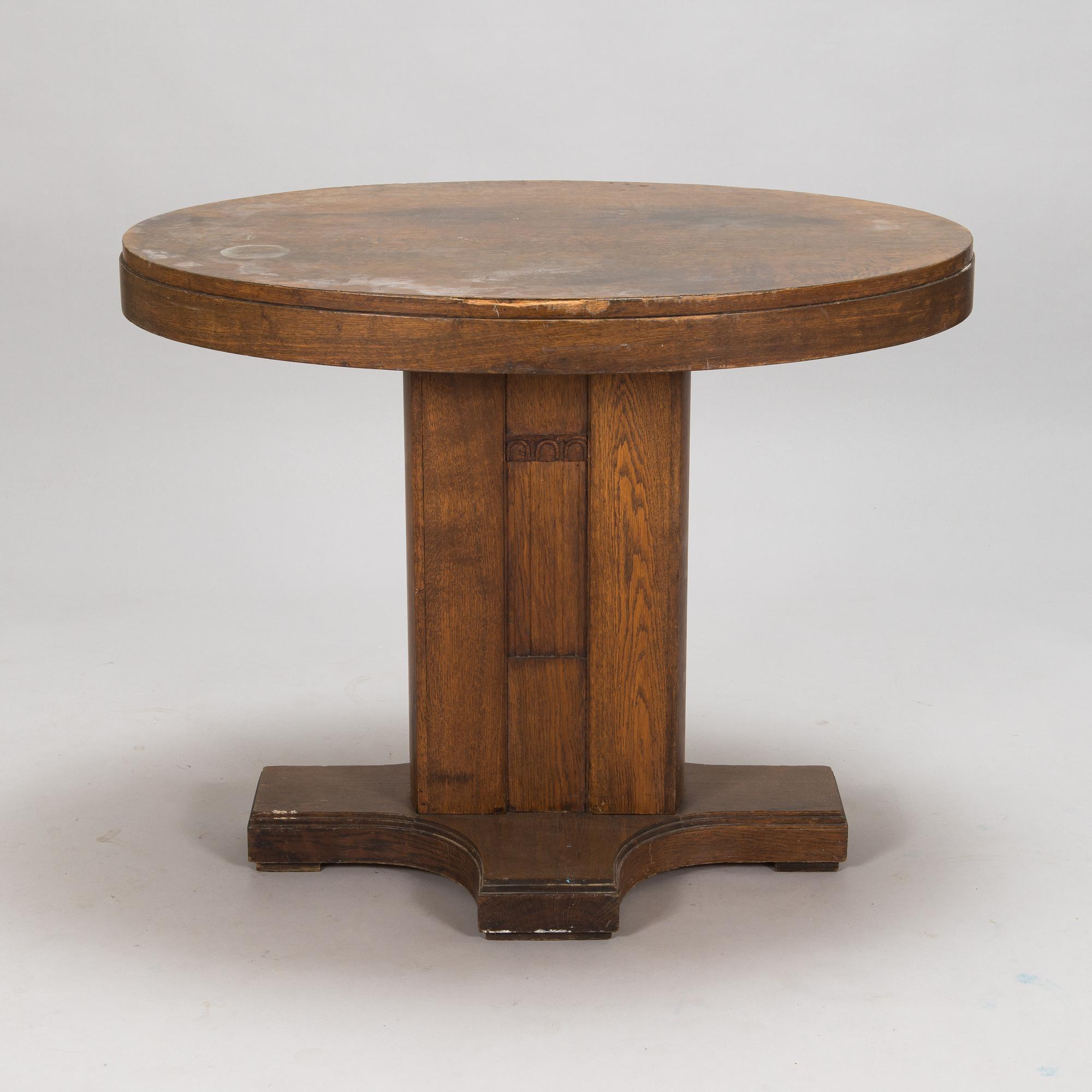 Eliel Saarinen, pöytä ja tuoleja, 4 kpl, Huonekaluliike Mikko Nupponen 1900-luvun alku.