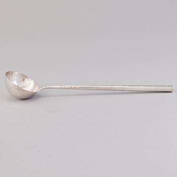 TAPIO WIRKKALA, bålskål samt slev, sterling silver, Kultakeskus, Tavastehus 1973.
