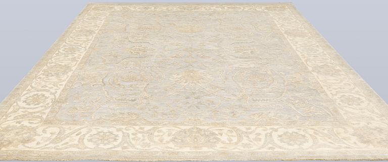 A Ziegler Design carpet, 347 x 276 cm.