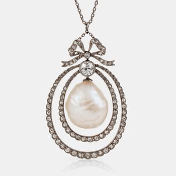 1168. An Edwardian natural baroque pearl and old- and rose-cut diamond pendant. Totalt ca 1.20 ct.