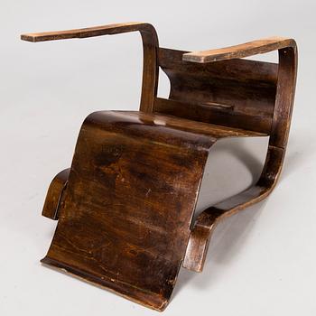 Alvar Aalto, A 1932-1934 'Paimio' armchair for O.Y. Huonekalu-ja Rakennustyötehdas A.B. Finland.