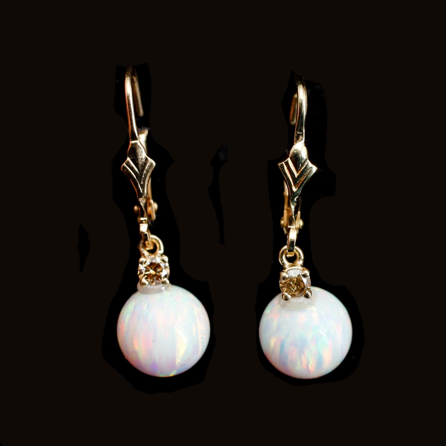 ÖRHÄNGEN, 1 par, 14 k guld, med opal.
