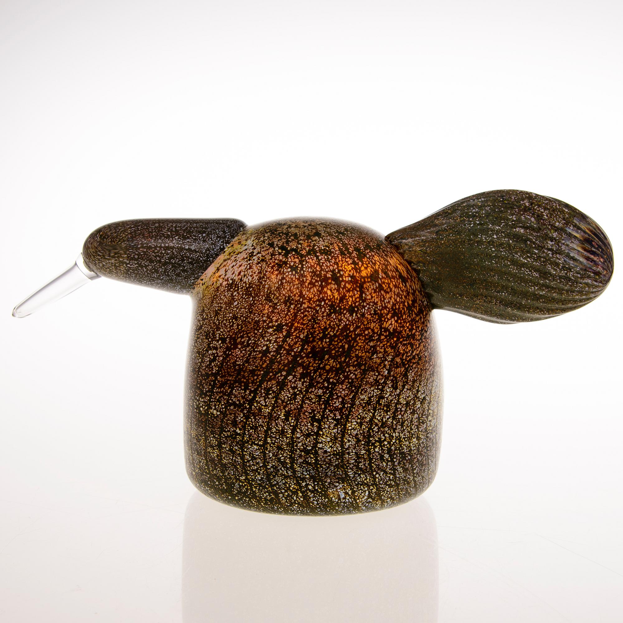 OIVA TOIKKA, GLASFÅGEL, 'Haikara-emo', signerad O. Toikka, Nuutajärvi, 1990-tal.
