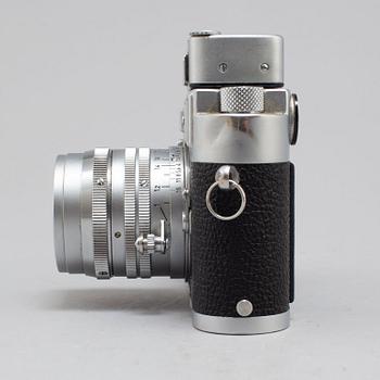 A Leica M3 camera, with objective Summarit 1:15, numbered 1527210.