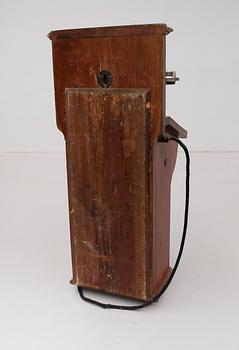 VÄGGTELEFON, Telegrafverkets Verkstad, Stockholm, tidigt 1900-tal.