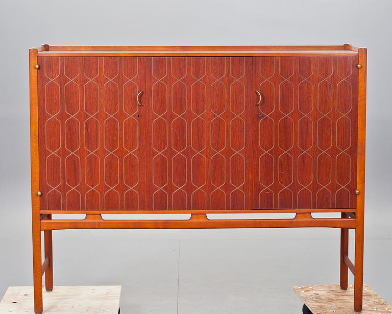 SERVERINGSSKÅP, David Rosén, 1900-talets andra hälft.