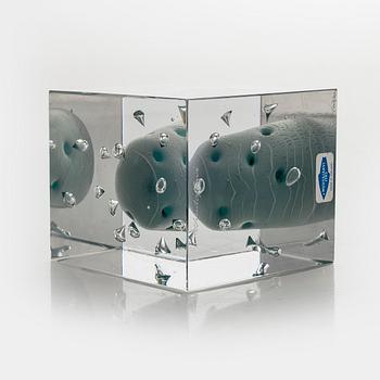 Oiva Toikka, a glass cube, signed Oiva Toikka, Nuutajärvi 293.