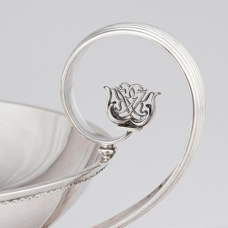 Atelier Borgila, an oval sterling silver footed bowl, Stockholm 1931.