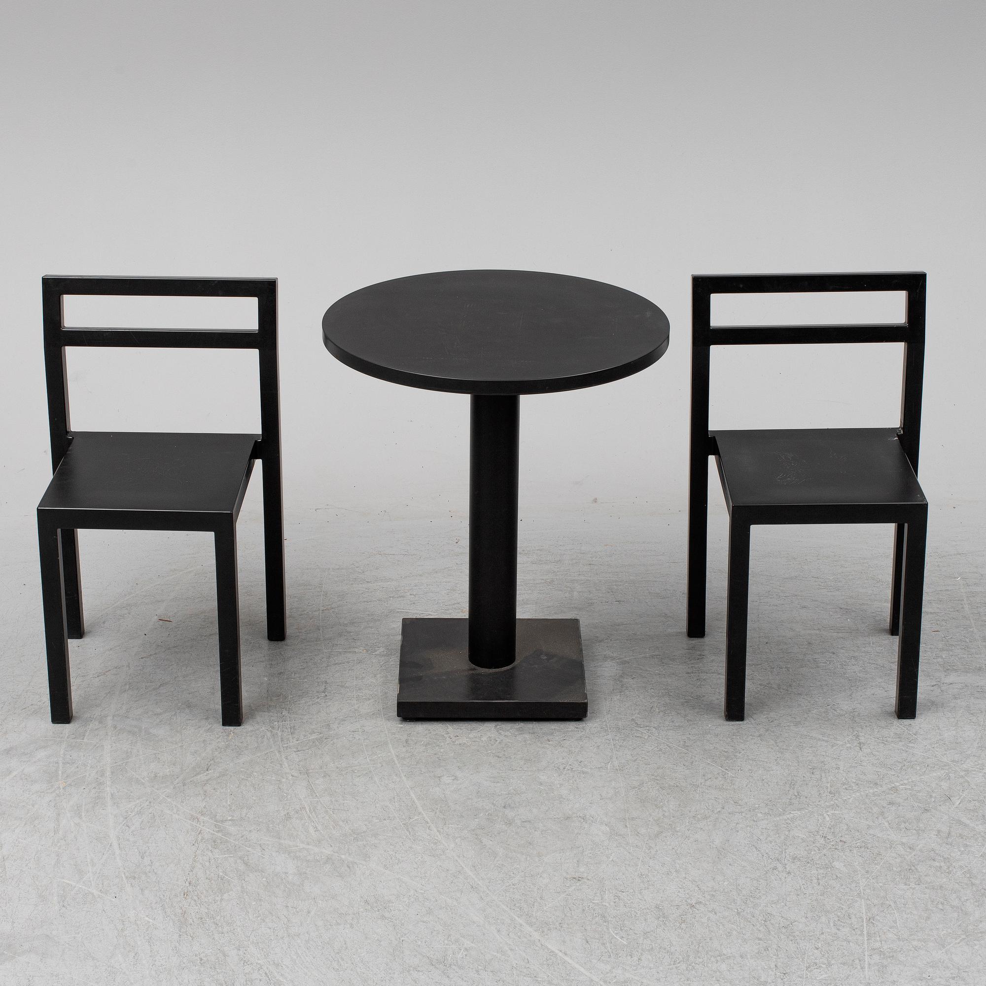 BORIS BERLIN/POUL CHRISTIANSEN, bord med två stolar, "Non", Komplot design, Källemo.
