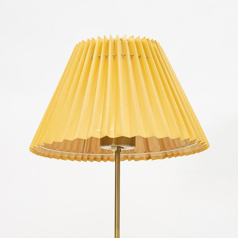 Josef Frank, golvlampa, modell 2326, Firma Svenskt Tenn.