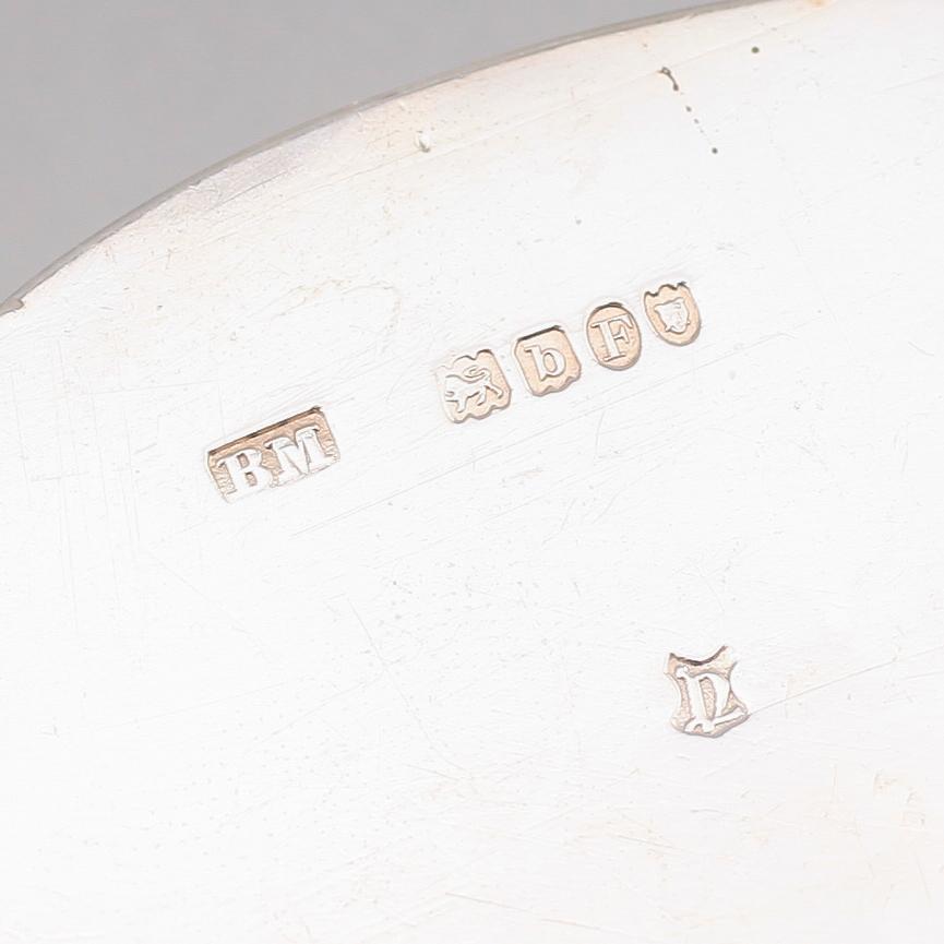 SAMLING DOSOR SAMT TÄNDSTICKSHÅLLARE, 8 st, silver, 1900-talets första hälft. Vikt ca 234 gram.