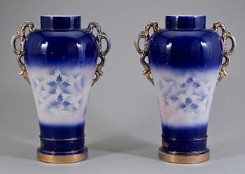 VASER, ett par, flintgods, troligen England, 1800-talets slut.